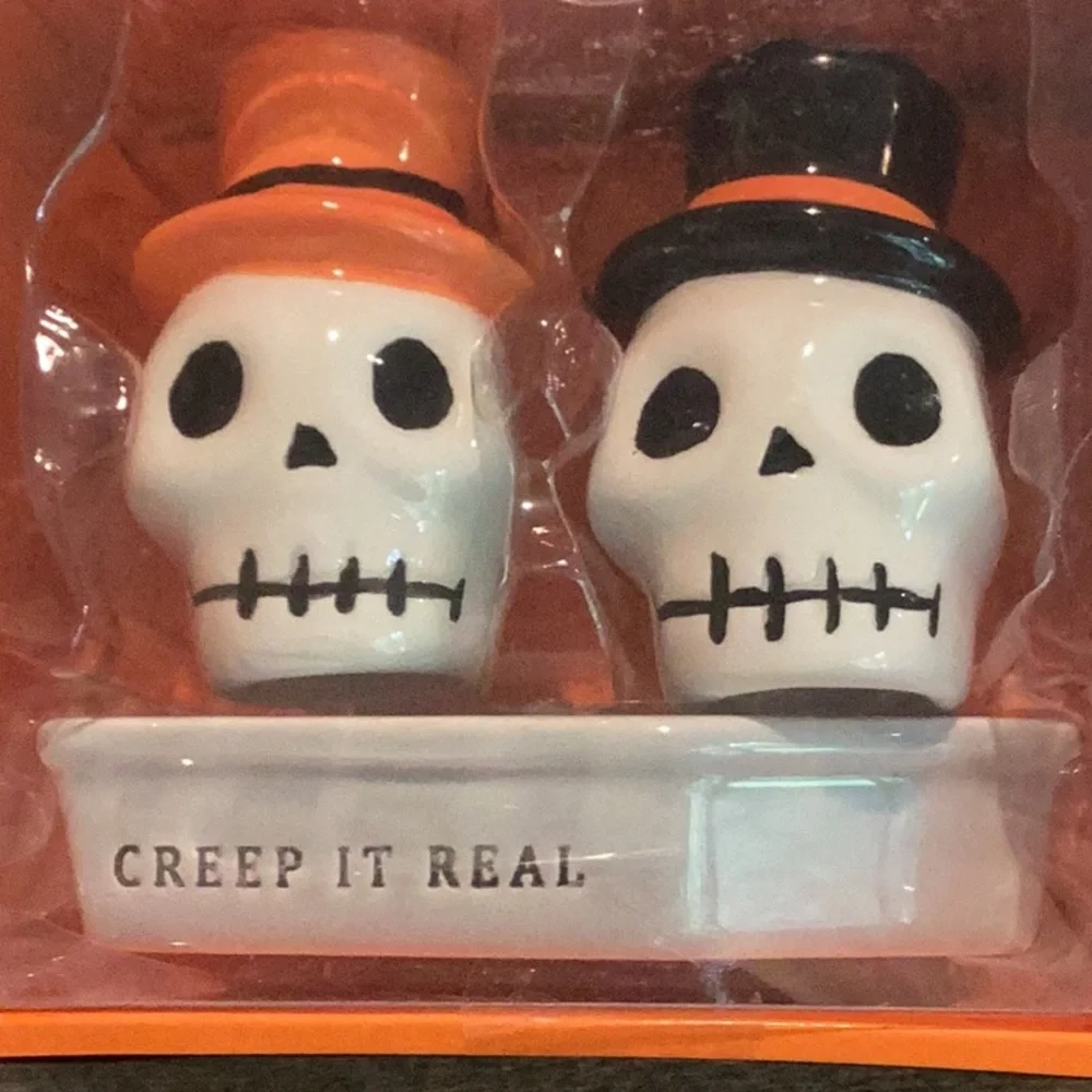 Halloween Skeleton Head Salt & Pepper Set